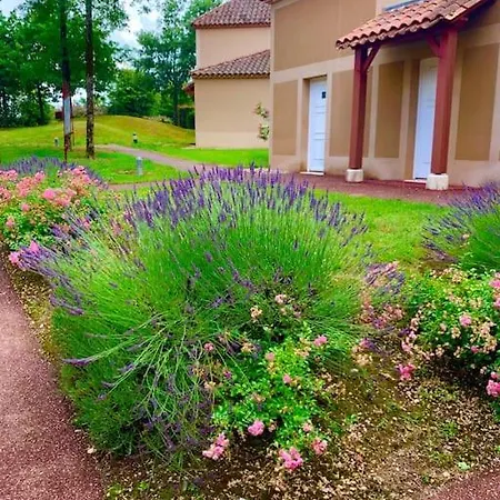 Dans Joli Village De 47150 Apartament *