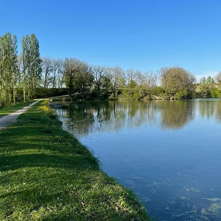 Dans Joli Village De 47150 Appartement *